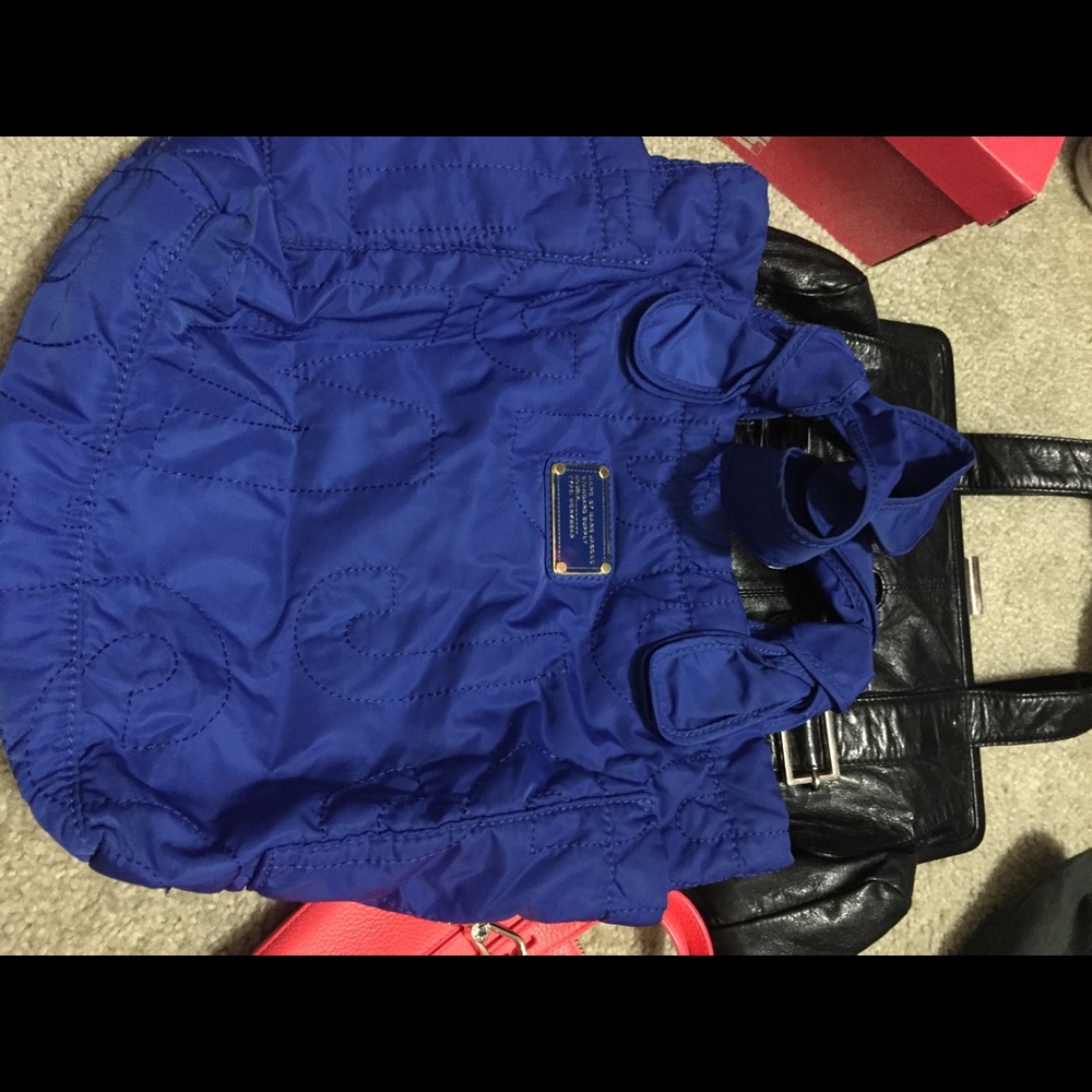 Marc Jacobs bags price vary